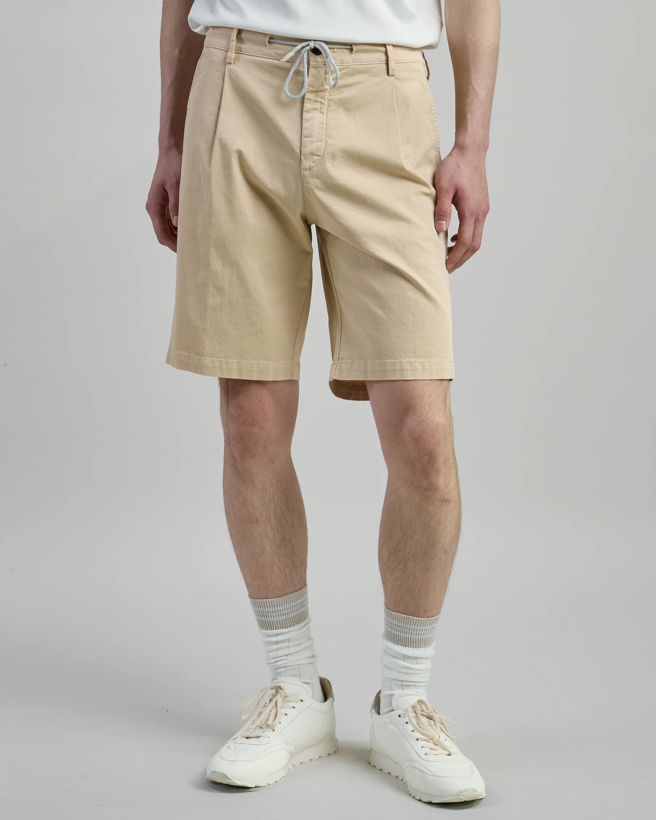 Bermuda Jogger in Cotone Tinto in Capo da Uomo - Image 5