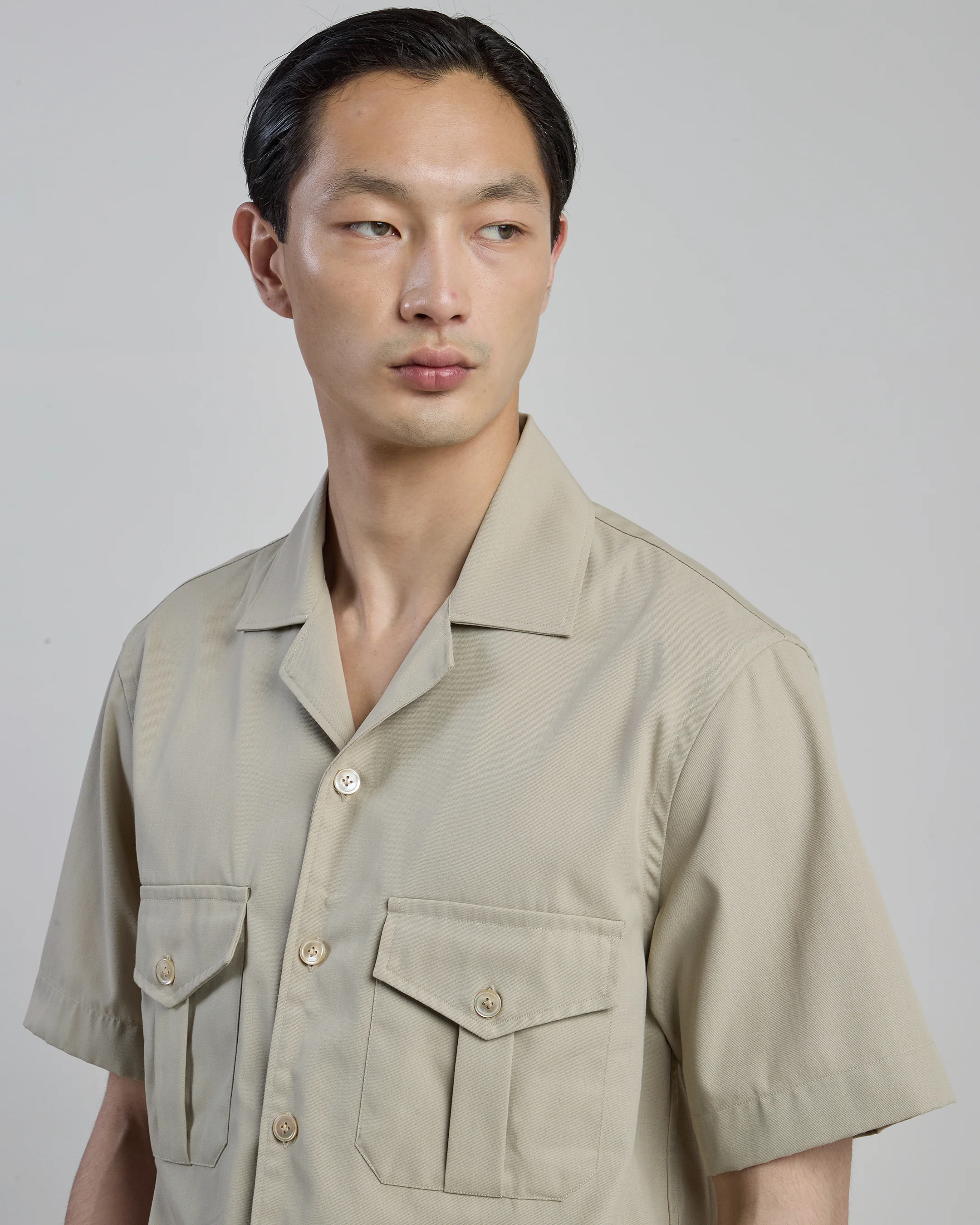 Camicia in Cotone con Collo Bowling e Maniche Corte - Image 3