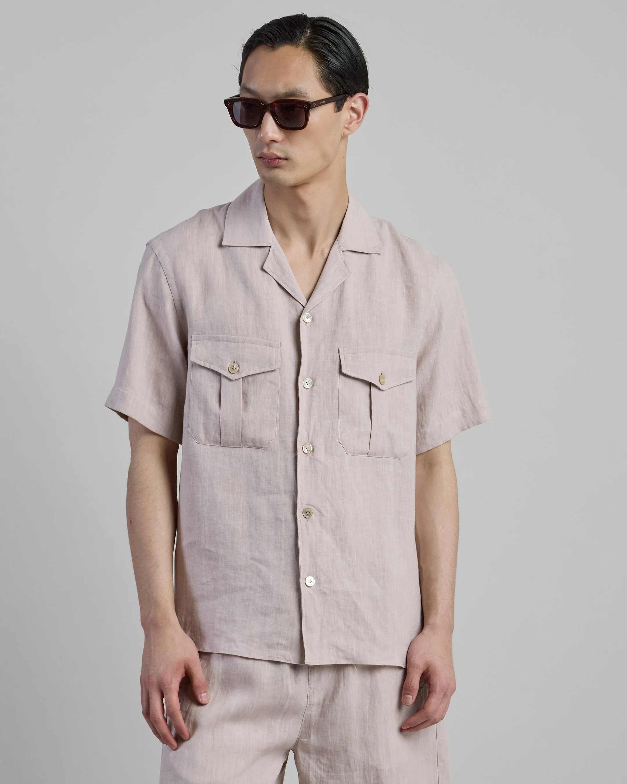Camicia in Lino con Collo Bowling e Tasche Militari - Image 5