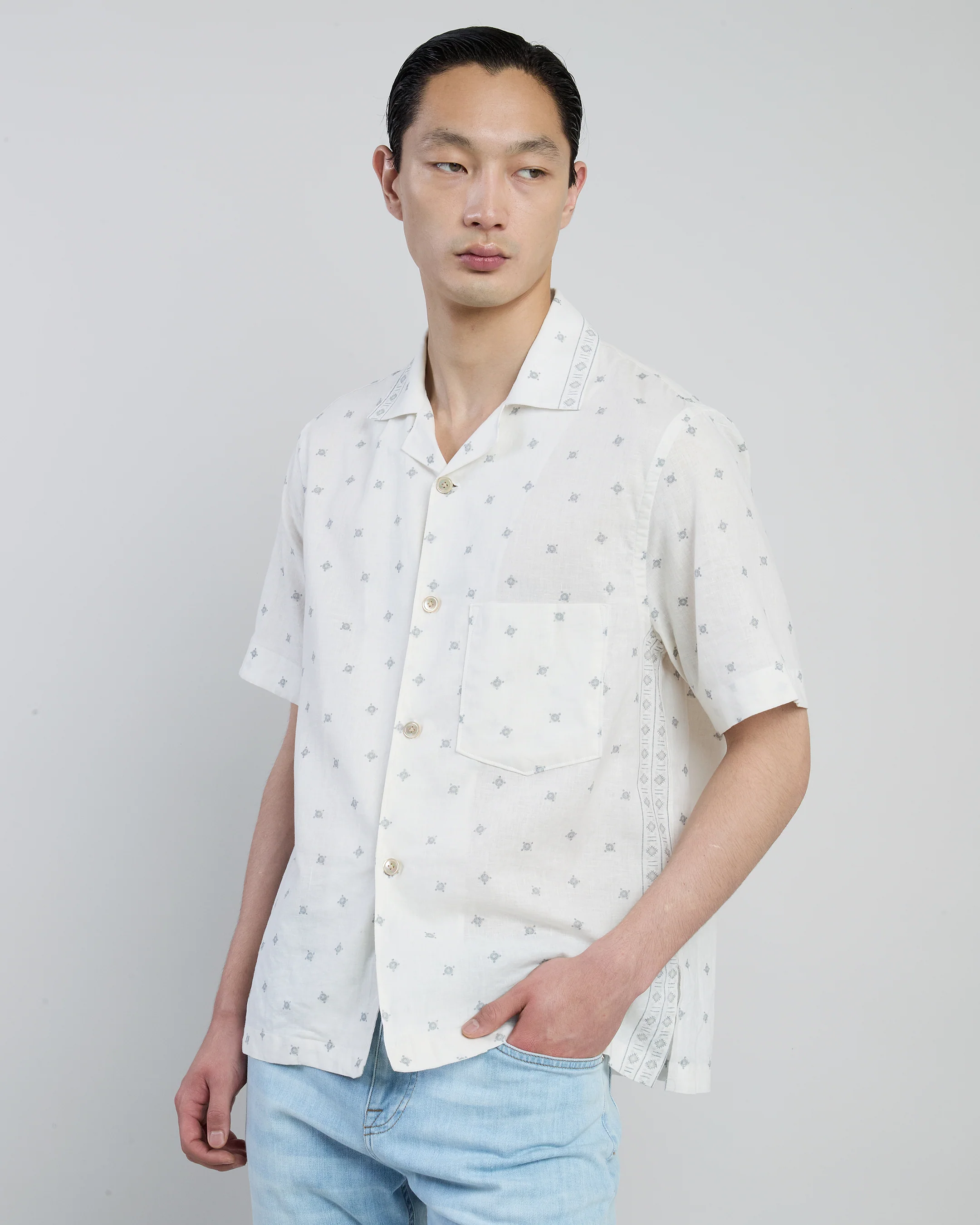 Camicia Uomo in Lino e Cotone con Collo Bowling