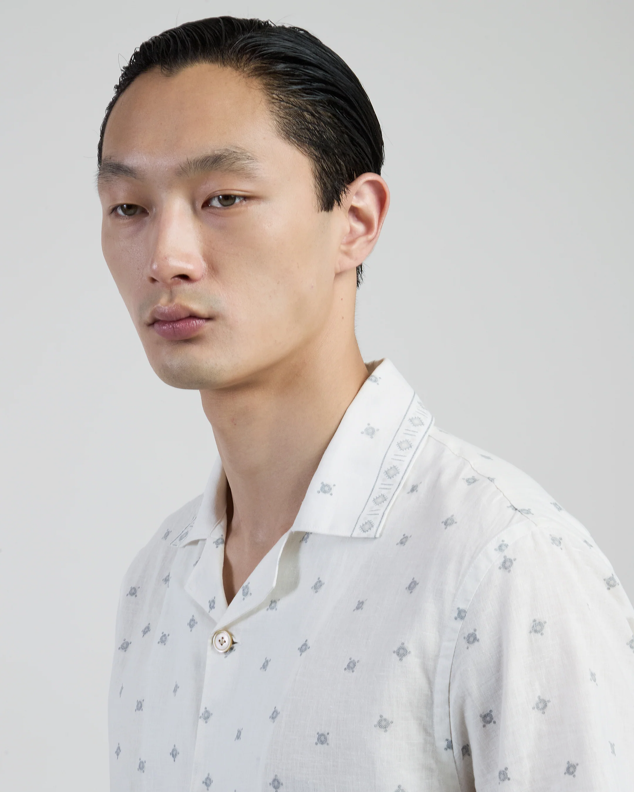 Camicia Uomo in Lino e Cotone con Collo Bowling - Image 3