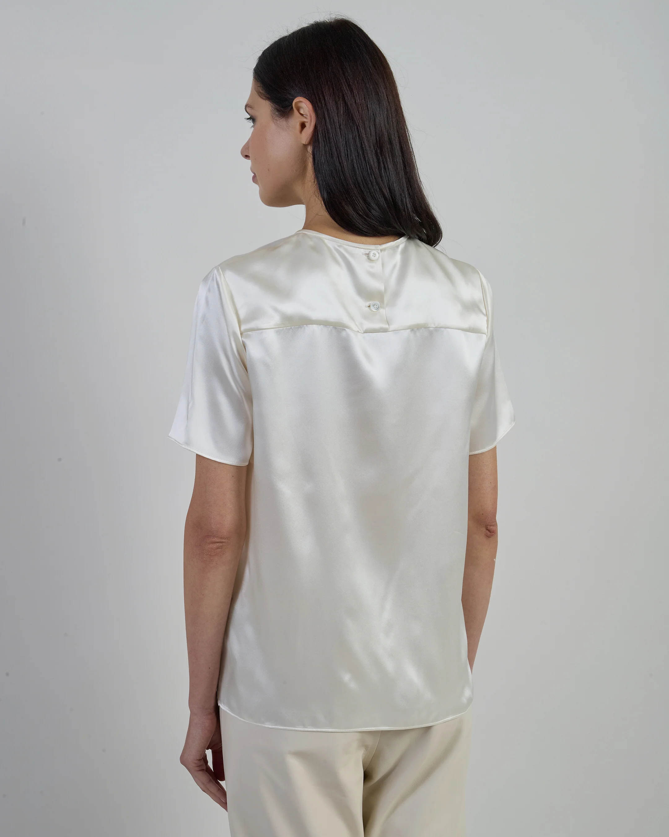 T-shirt Girocollo in Doppio Raso di Seta da Donna - Image 3
